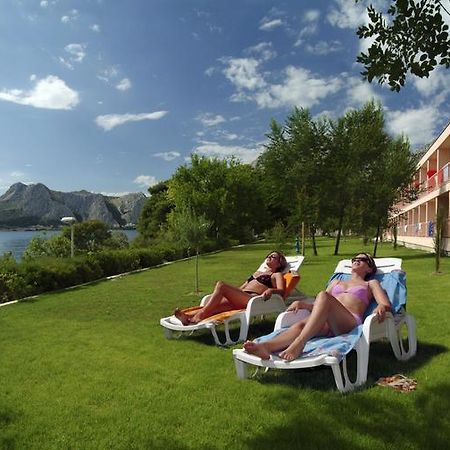 Tourist Settlement Brzet Hotel Omiš Buitenkant foto