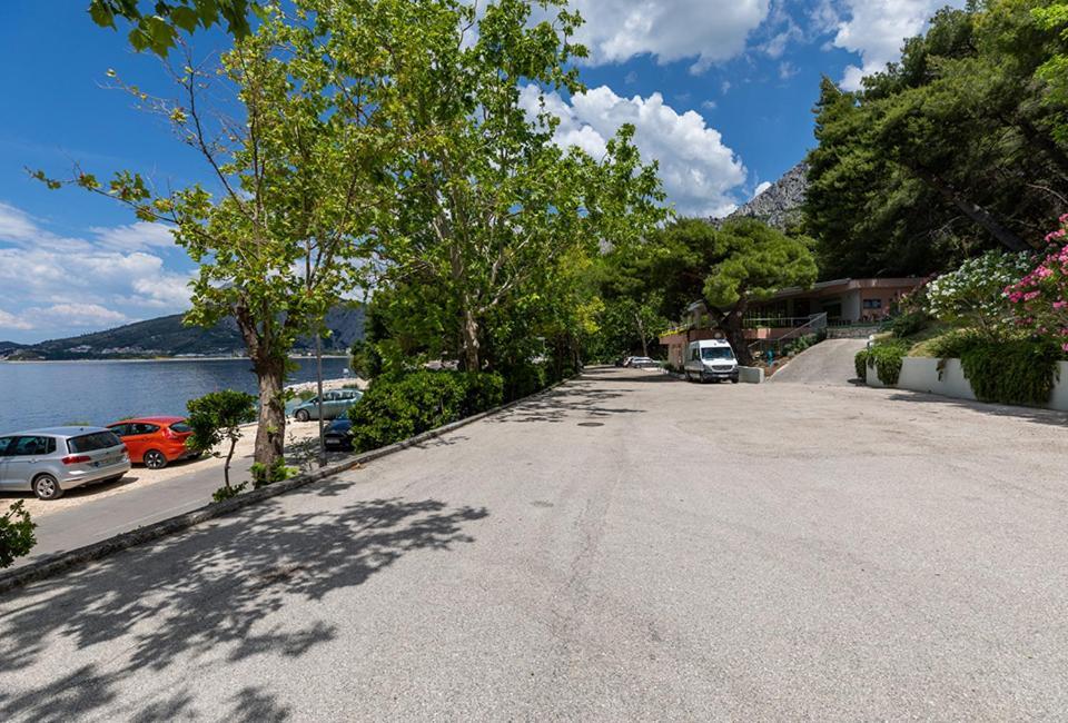 Tourist Settlement Brzet Hotel Omiš Buitenkant foto