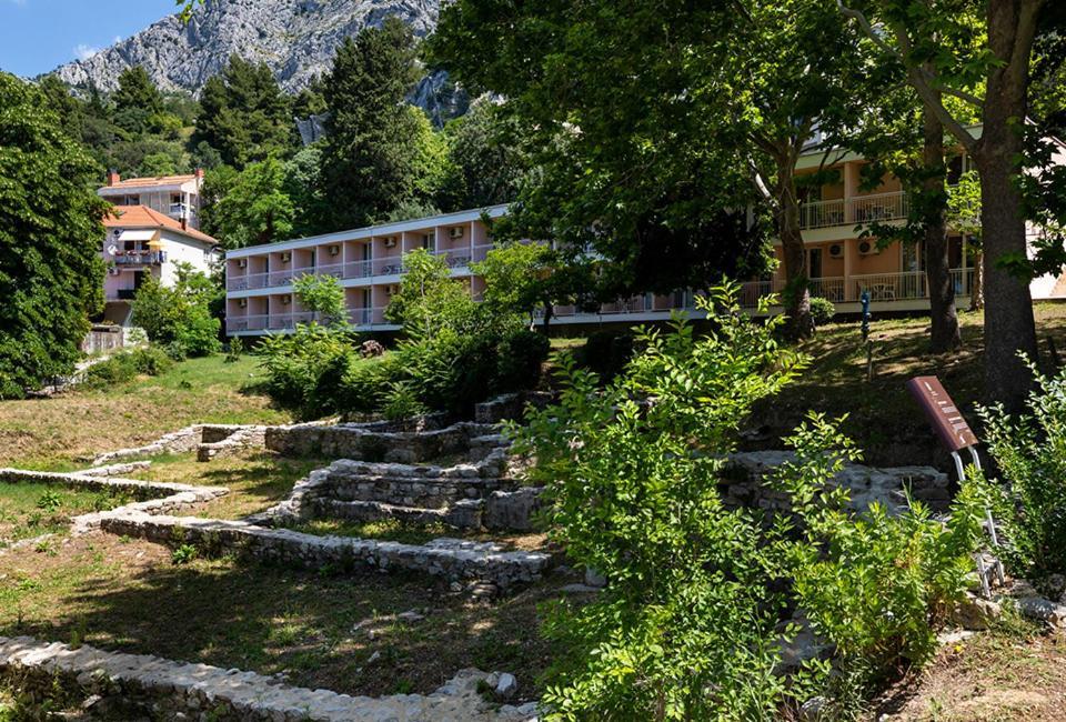 Tourist Settlement Brzet Hotel Omiš Buitenkant foto