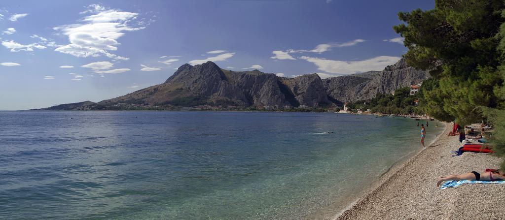 Tourist Settlement Brzet Hotel Omiš Buitenkant foto