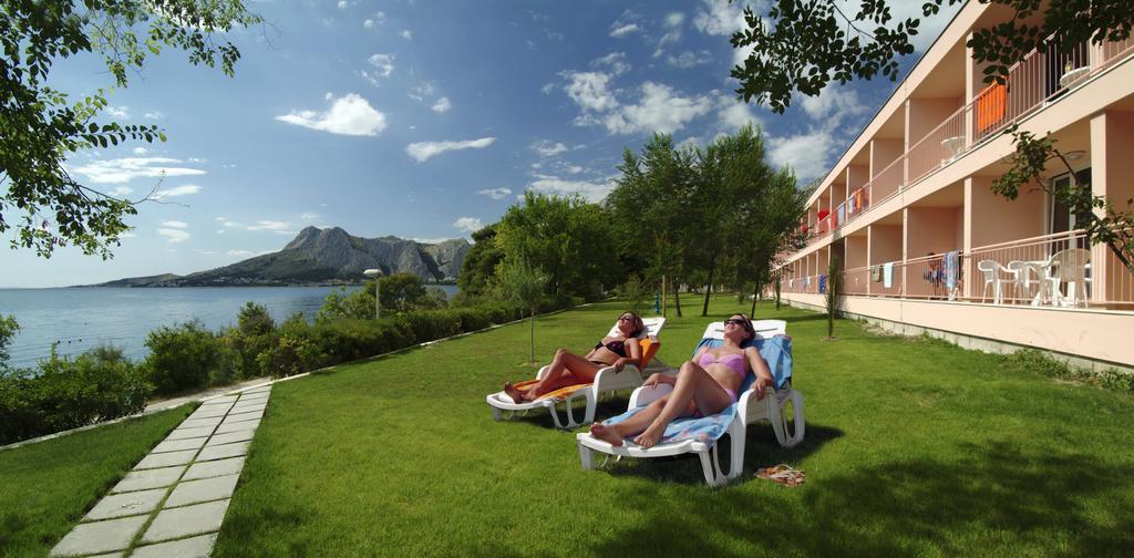 Tourist Settlement Brzet Hotel Omiš Buitenkant foto