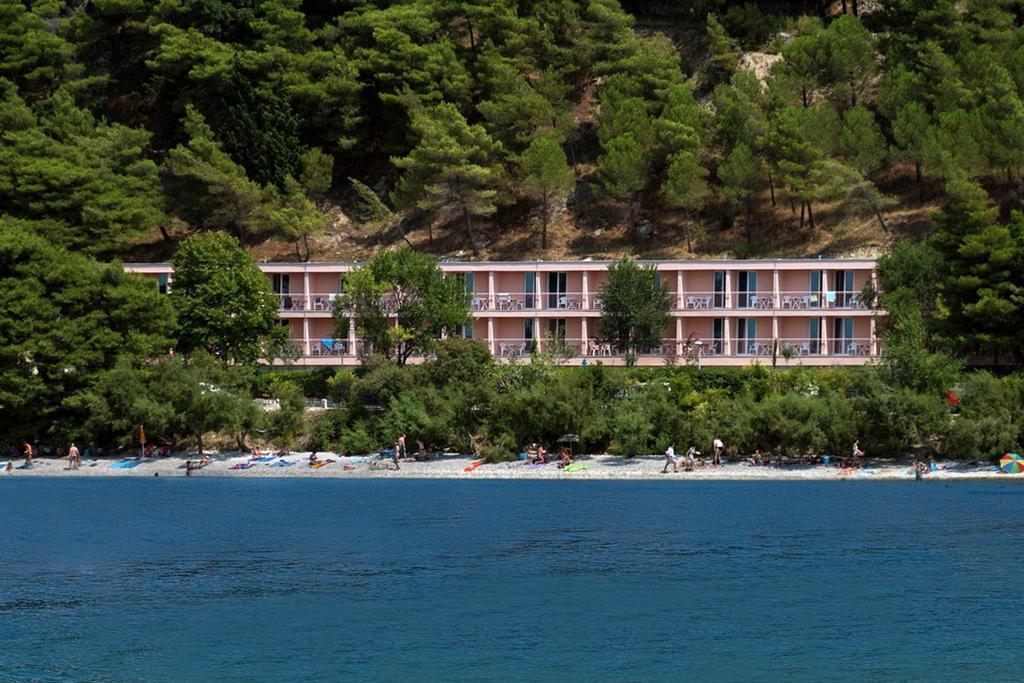 Tourist Settlement Brzet Hotel Omiš Buitenkant foto