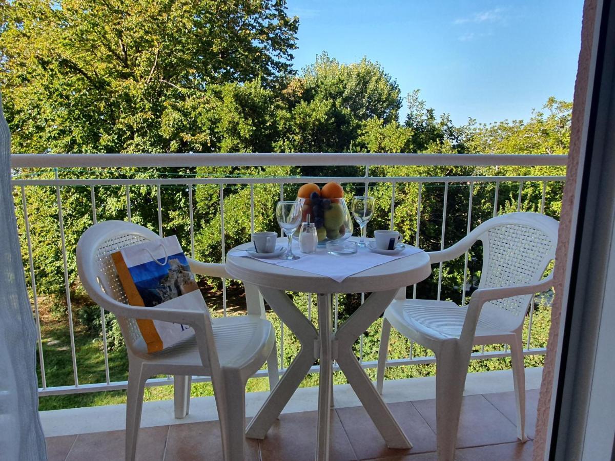 Tourist Settlement Brzet Hotel Omiš Buitenkant foto