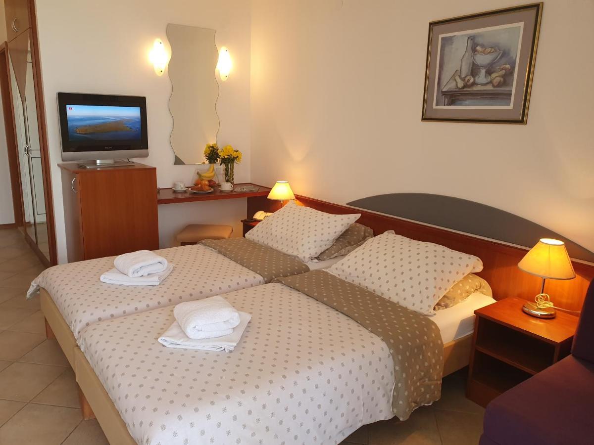 Tourist Settlement Brzet Hotel Omiš Buitenkant foto
